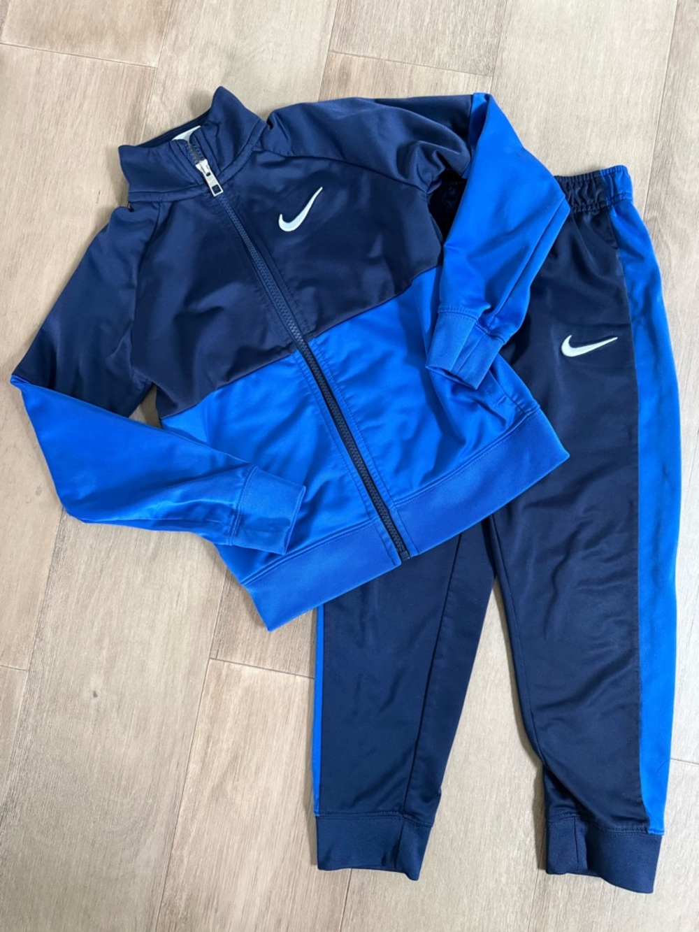 Nike Little Kid Tracksuit and Jogger Set in Navy & Bright Blue